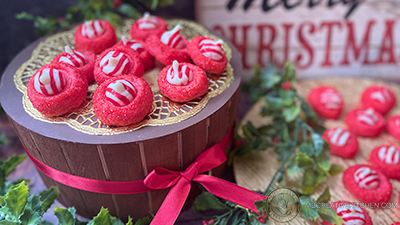 Holiday Hershey’s Red Velvet Blossoms